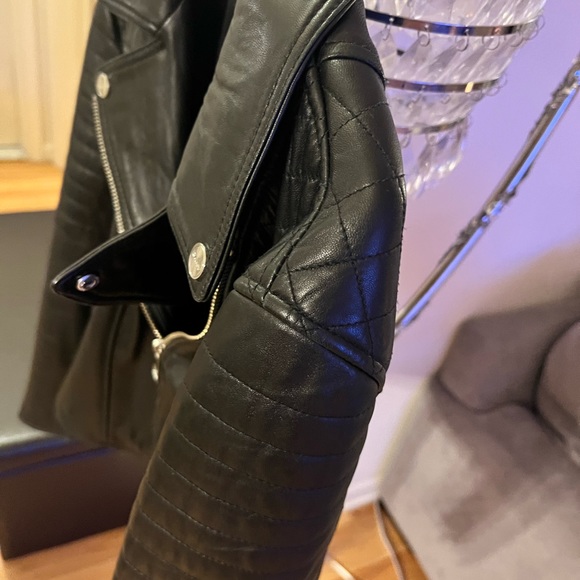 🚫SOLD DKNY Quilted Shoulder Leather Moto Jacket - Women’s black - Picture 5 of 15
